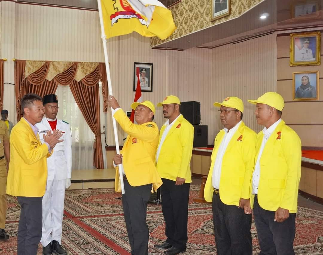 Kukuhkan Kepengurusan DPD SPDRH, Bupati Rohil Minta Perjuangkan Pekerja Lokal