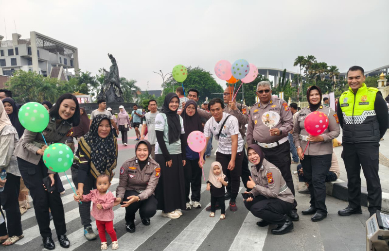 Ditlantas Polda Riau Gencarkan Kampanye Keselamatan Berlalu Lintas dan Green Policing di CFD Pekanbaru