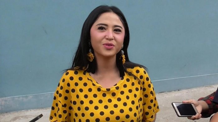 Uang Puluhan Juta Raib, Dewi Perssik Sempat Tuduh Suami yang Ambil