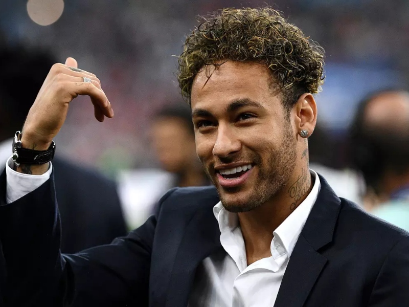 Neymar Lelah Digosipkan ke Real Madrid atau Manchester United