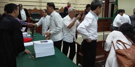 Sepuluh Mantan Anggota DPRD Kota Malang Dituntut 4 hingga 6 Tahun Penjara
