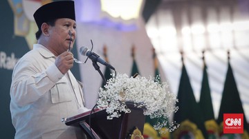 Teriakan Takbir Sambut Prabowo di Milad Front Santri Indonesia