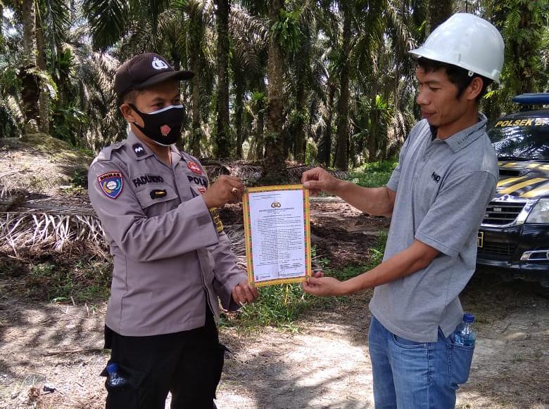 Polsek Bandar Sei Kijang Sebarkan Maklumat Kapolda Riau Tentang Larangan Karhutla