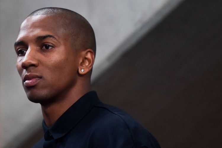 Ashley Young Selangkah Lagi Resmi ke Inter