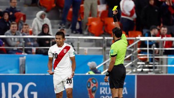 Wasit Salah Berikan Kartu Kuning di Laga Piala Dunia 2018