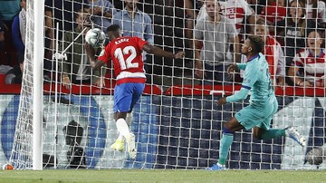 Hasil Liga Spanyol: Granada Tundukkan Barcelona 2-0