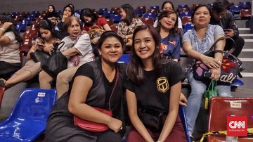 Tonton Kekasih di Final IBL 2018, Mikha Tambayong Terlihat Tegang