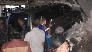Mobil Kapolsek Tabrak Rumah di Rembang, 2 Orang Meninggal