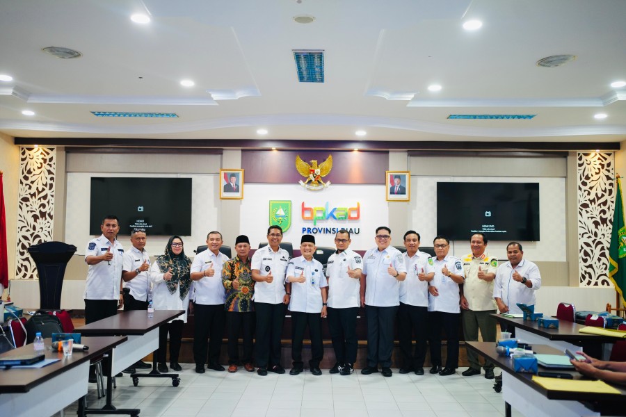 Wabup Rohil JC Bawa Ranperda LPP APBD 2024 Untuk Dievaluasi di BPKAD Riau
