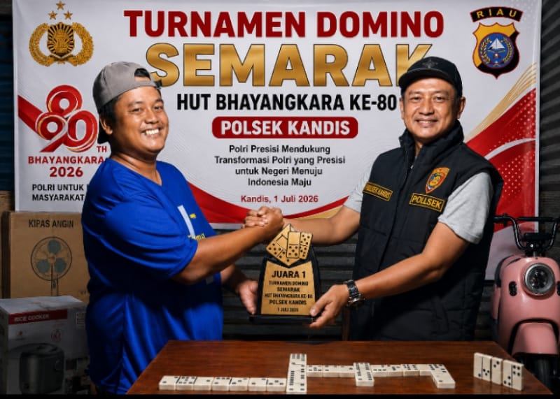 Meriahkan HUT Bhayangkara, Kapolsek Kandis Serahkan Hadiah kepada Pemenang Turnamen Domino Bhabinkamtibmas