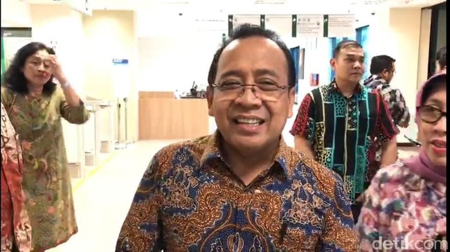 Pemerintah Kaji Aturan Efisiensi Perjalanan Dinas Kepala Daerah