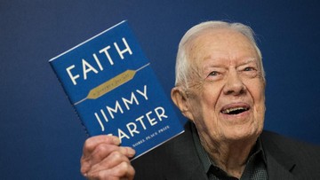 Jatuh, Mantan Presiden AS Jimmy Carter Dilarikan ke RS
