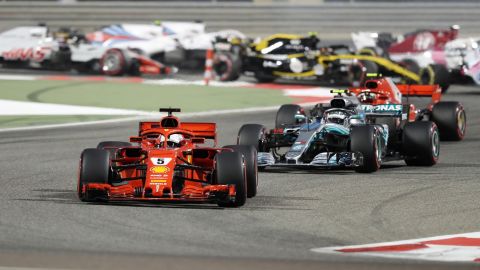 Asapi Dua Pebalap Mercedes, Sebastian Vettel Juara GP Bahrain
