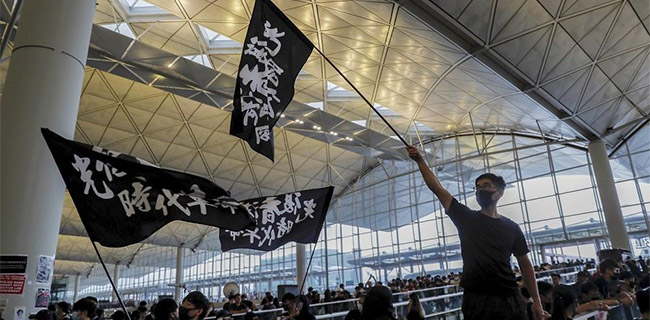 China Anggap Demonstran Hong Kong Seperti Teroris