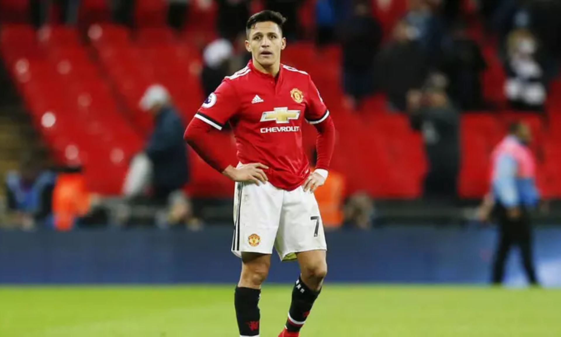 Alexis Sanchez Curhat Menyesal Gabung ke MU