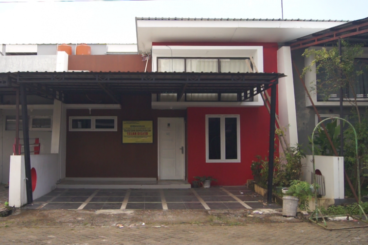 Polisi Segel Kantor Abu Tours di Pekanbaru