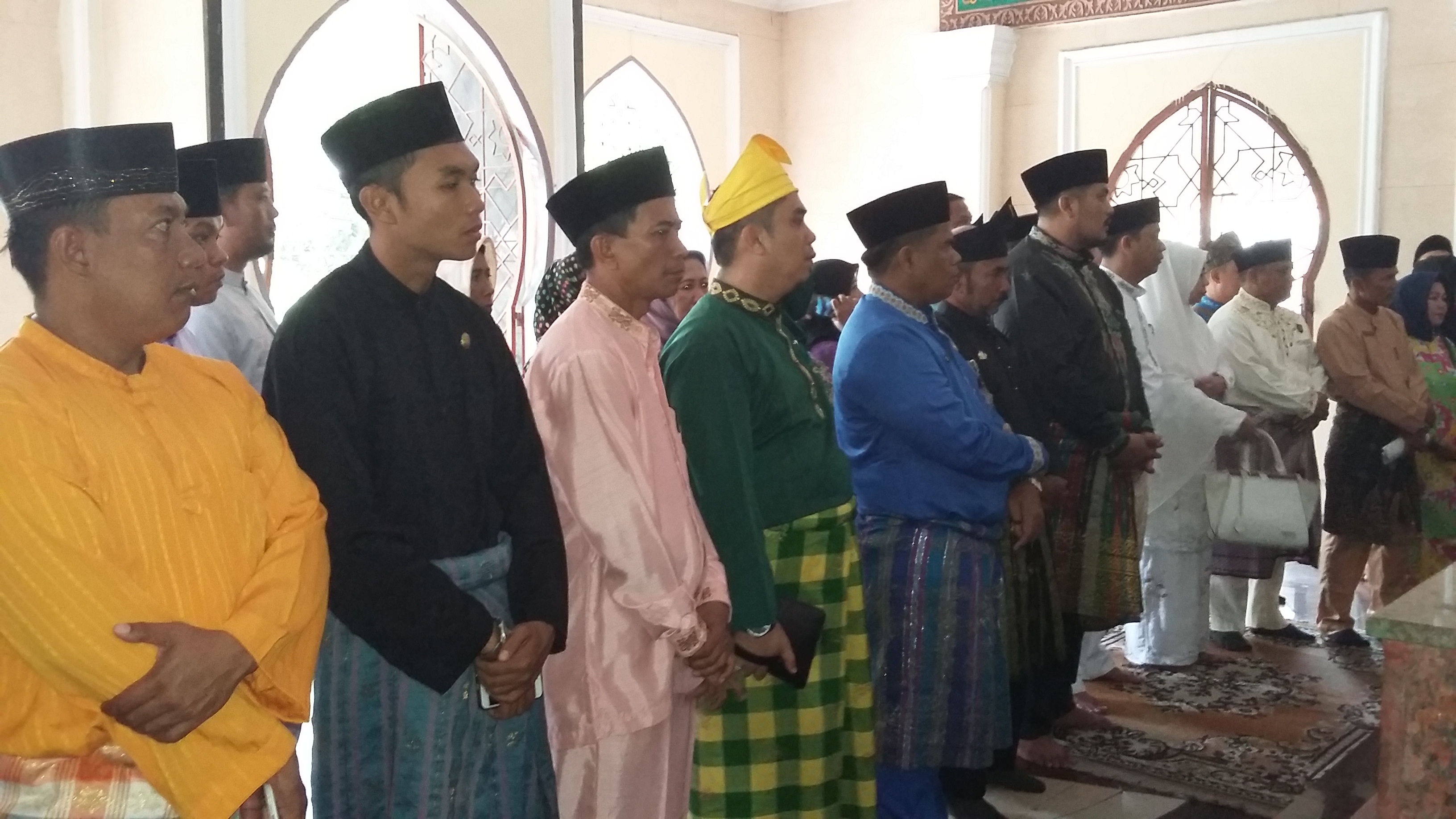 Pengurus LAMR Kota Pekanbaru Ziarah ke Makam Pendiri Pekanbaru Marhum Pekan
