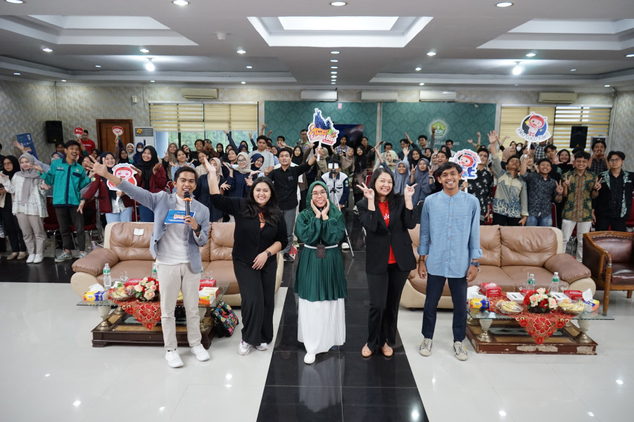 Ratusan Mahasiswa UNRI Diajarkan Mengelola Keuangan Secara Bijak di Era Digitalisasi
