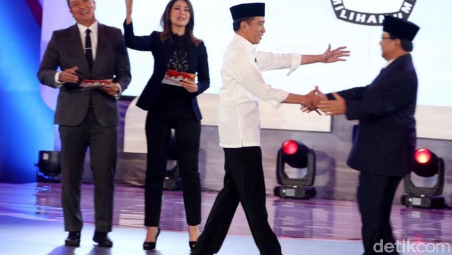Selisih Tipis di Survei Median, Tim Prabowo Optimistis Bisa Salip Jokowi