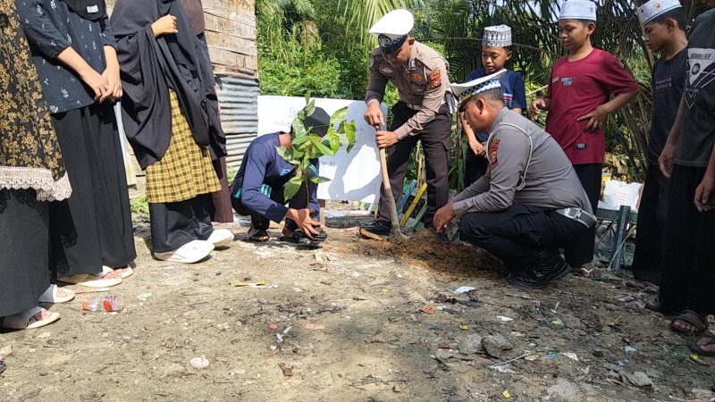 Polsek Kandis Gaungkan Edukasi Green Policing di Pesantren Zain Nurrullah