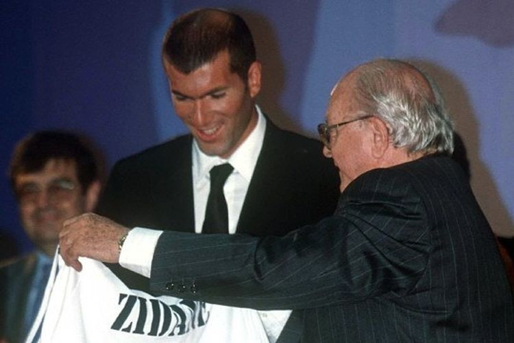 Cerita Dibalik Zidane Campakkan Juventus