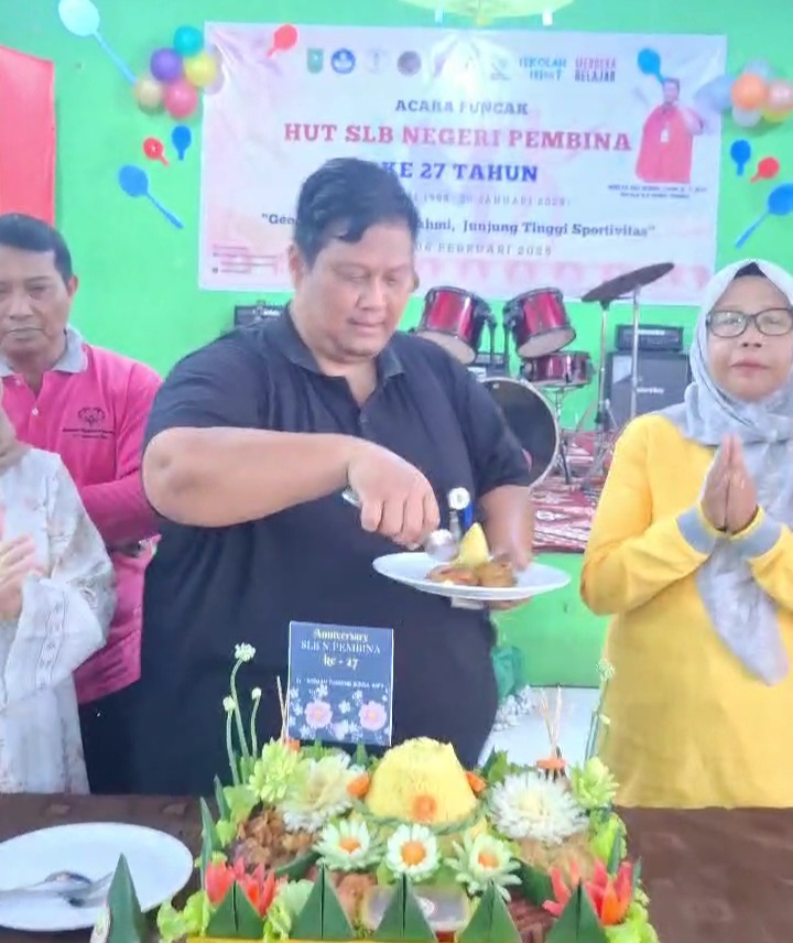 Milad SLBN Pembina Pekanbaru ke 27 Tahun, Kepsek: Tidak Hanya Batik, Semua Vokasi Harus Miliki UMKM
