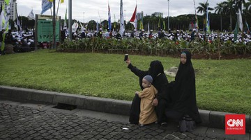 Teroris Dinilai Berhasil saat Warga Curigai Muslimah Bercadar