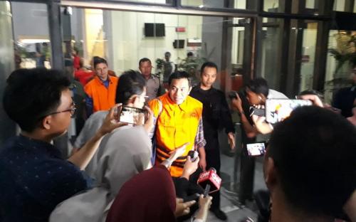 Mantan Wabup Malang dan 4 Tersangka Penyuap Bupati Mojokerto Ditahan KPK