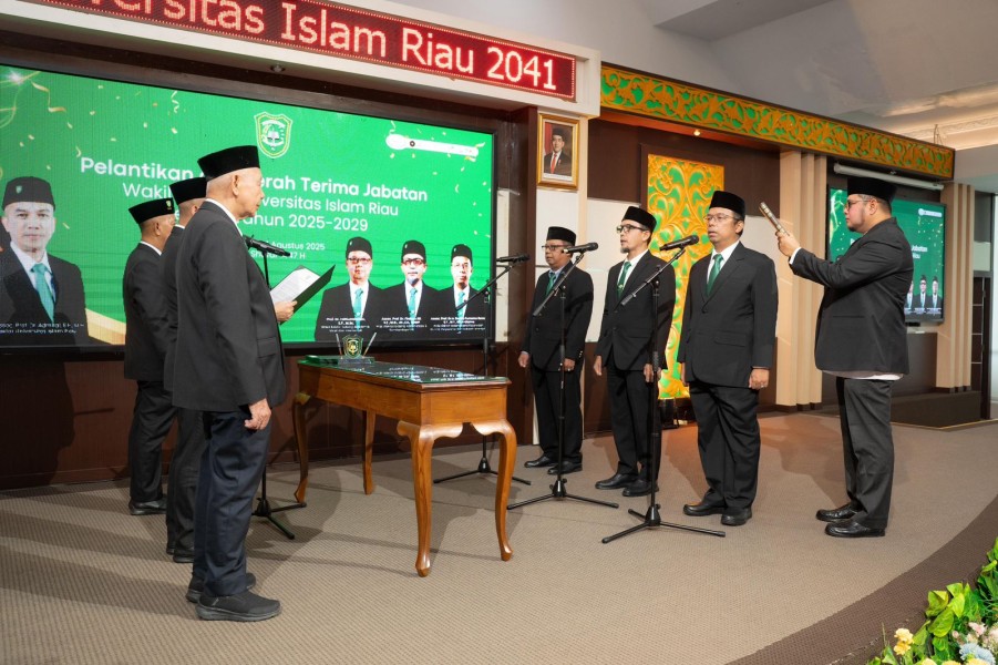Rektor UIR Lantik Tiga Wakil Rektor, Ajak Saling Sinergi dan Inovasi