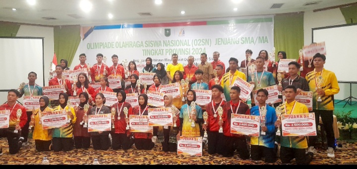 Ditutup Plt KabId SMA, Pekanbaru Juara Umum, Ini Nama Pemenang Lomba O2SN SMA Tingkat Provinsi