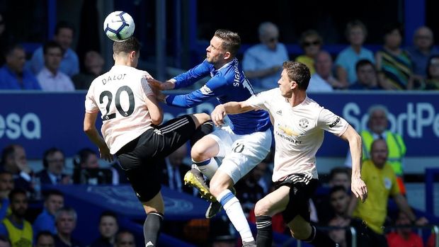 Manchester United Dibantai Everton 0-4