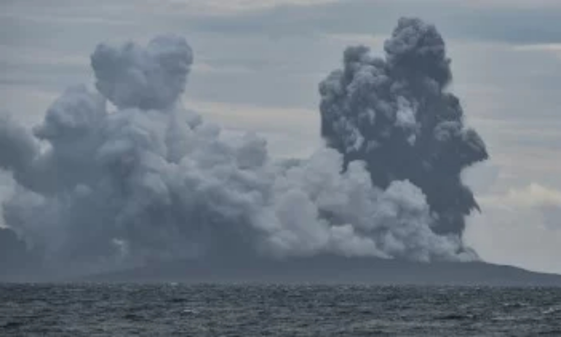 Tinggi Berkurang, Gunung Anak Krakatau Tak Akan Hilang
