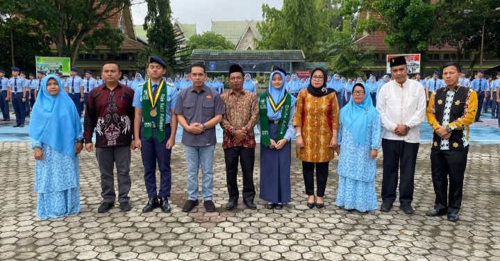 Dihadiri Plt Kadisdik Riau, 145 Siswa SMAN Plus Provnsi Riau di Kembalikan ke Orangtua.