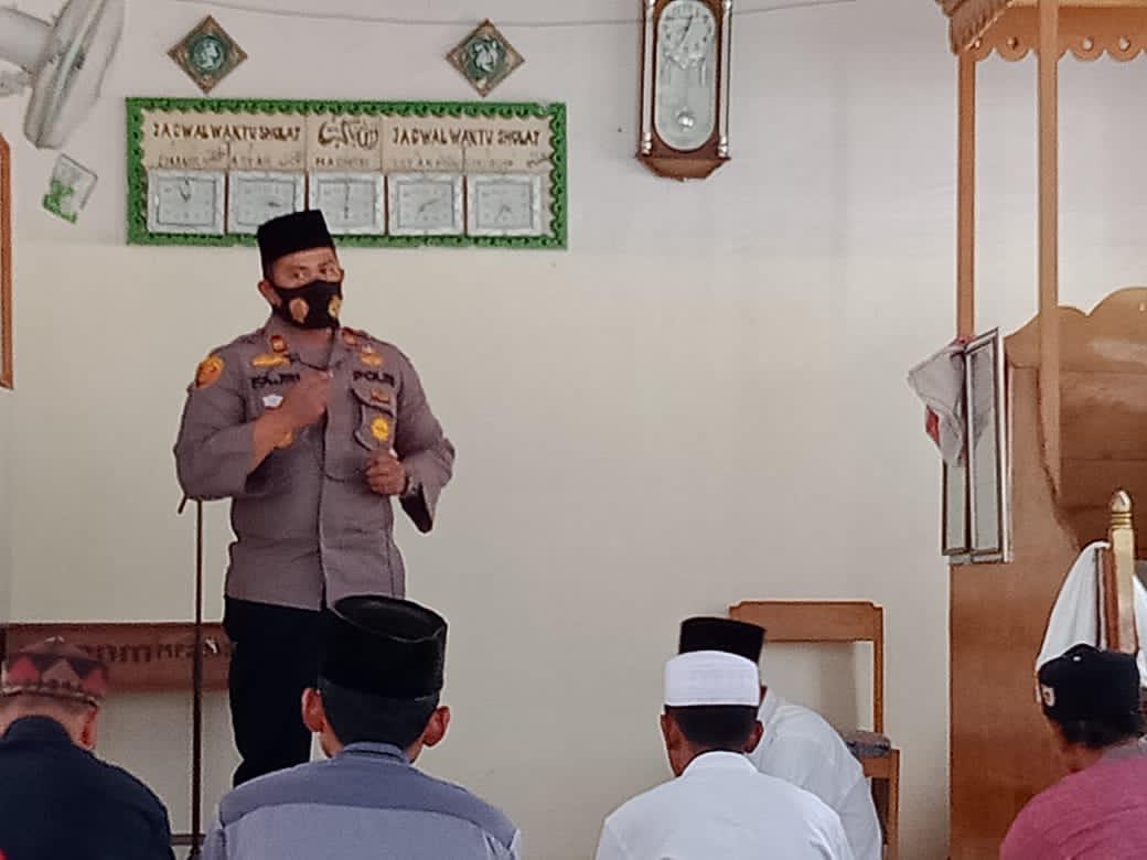 Jumling, Kapolsek Kerumutan Sosialisasikan Protokol Kesehatan di Masjid
