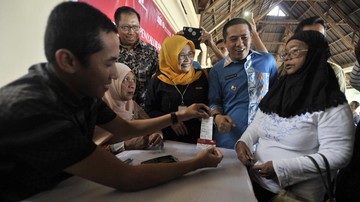 Tahun Pilpres, Jokowi Tambah Dana Bansos Nyaris Rp100 Triliun