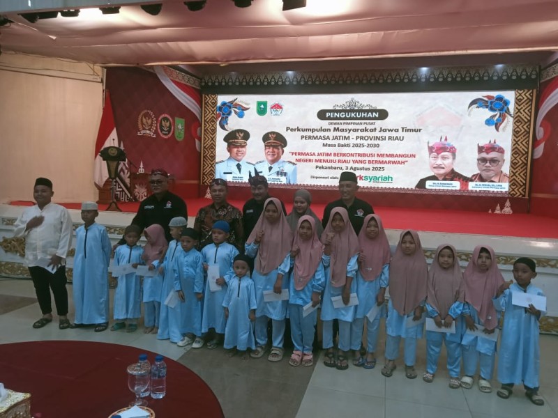 Gubri Abdul Wahid Lantik Pengurus DPP Permasa Jatim 2025-2030: 