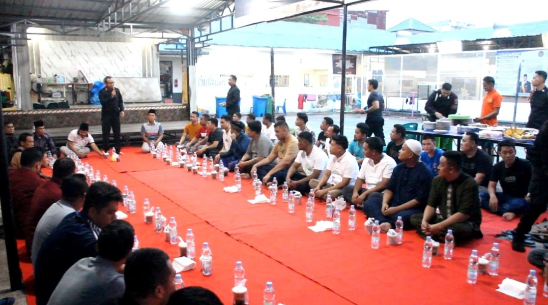 Perkuat Rasa Kebersamaan dan Kekompakan, Jajaran Lapas Bagansiapiapi Buka Puasa Bersama Warga Binaan
