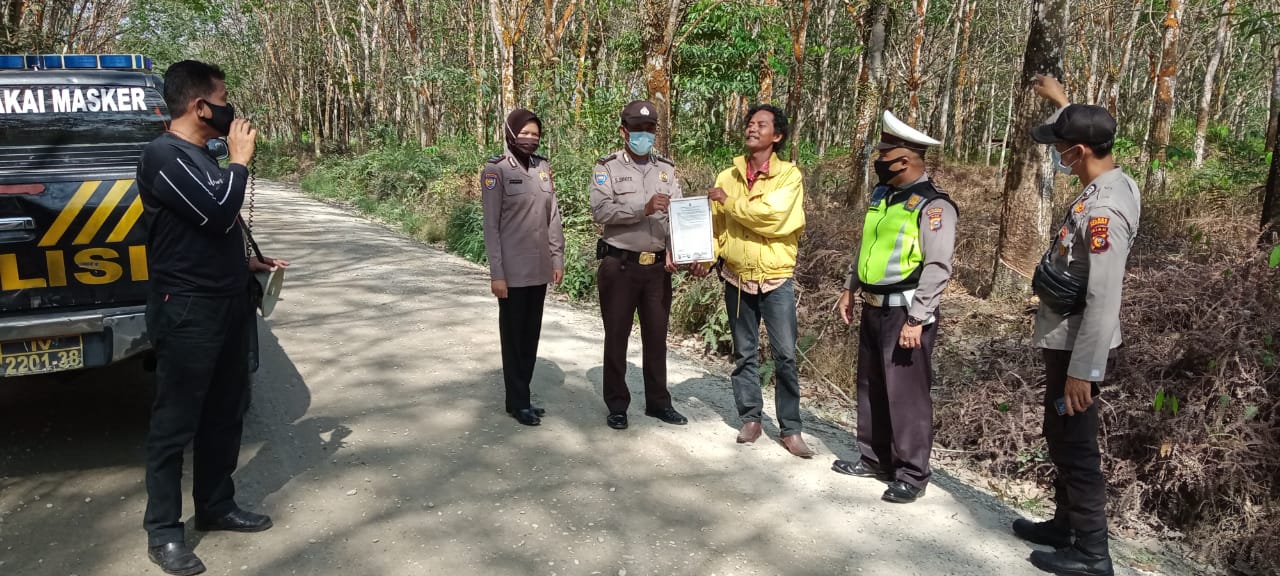 Cegah Kebakaran Hutan dan Lahan, Polsek Pangkalan Kuras Sosialisasikan Maklumat Kapolda Riau