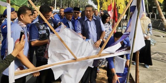Bawaslu: Pelaku Perusak Baliho Demokrat Bisa Kena Sanksi Pidana