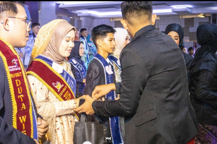 Mahasiswa Hukum UIR Raih Best Speaker pada Kontes Duta Wisata Riau 2024