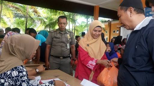 150 Paket Sembako Gratis Dibagikan Untuk Masyarakat Kecamatan Tebing 
