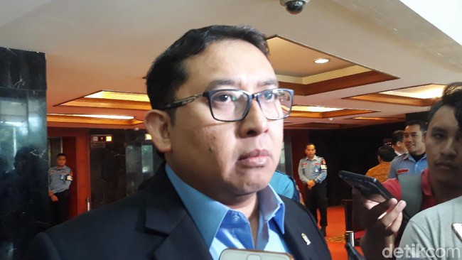 Bikin Poling 'Publik Ingin Presiden Baru', Fadli Zon: Ini Pertanda