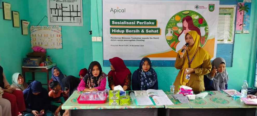APICAL Sosialisasi Perilaku Hidup Sehat dan Berikan Makanan Tambahan untuk Ibu Hamil Dalam Upaya Pencegahan Stunting