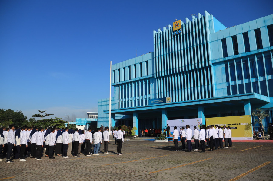 Upacara Peringatan Hari Listrik Nasional ke-79 dan Hari Sumpah Pemuda ke-96 di Pekanbaru Riau Berlangsung Khidmat
