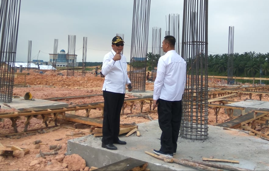 Wako Tinjau Pembangunan Islamic Centre Perkantoran Pekanbaru di Tenayan Raya