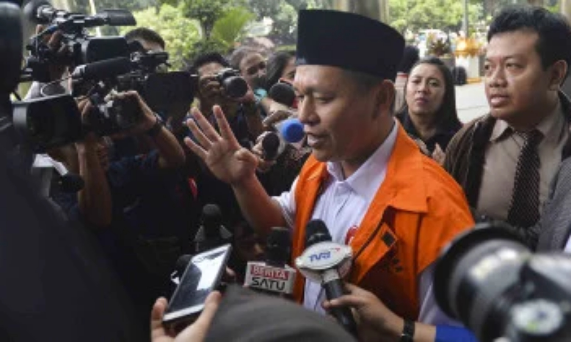 Bupati Lampung Tengah Kembali Jadi Tersangka Suap Ijon Proyek