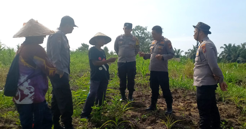 Kapolsek Pekanbaru Kota Tinjau Satu Hektar Lahan untuk Program Ketahanan Pangan