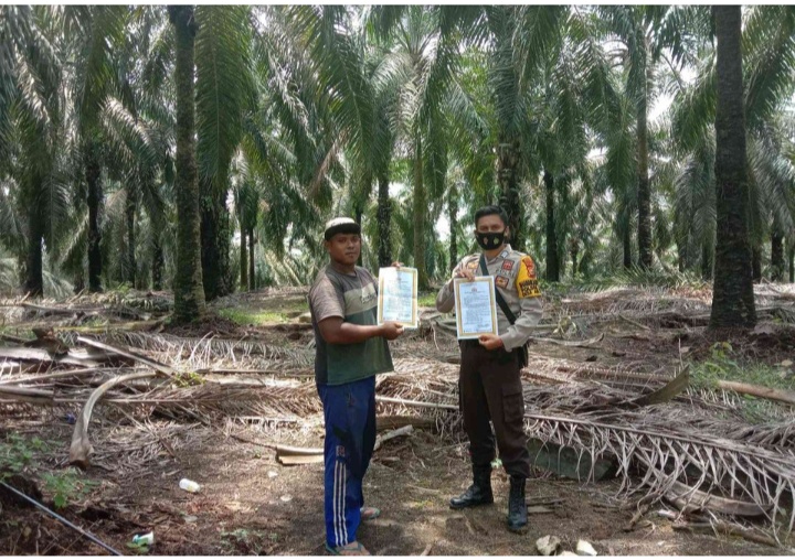 Polsek Ukui Patroli Karhutla dan Sosialisasi Maklumat Kapolda Riau di Daerah Rawan Kebakaran