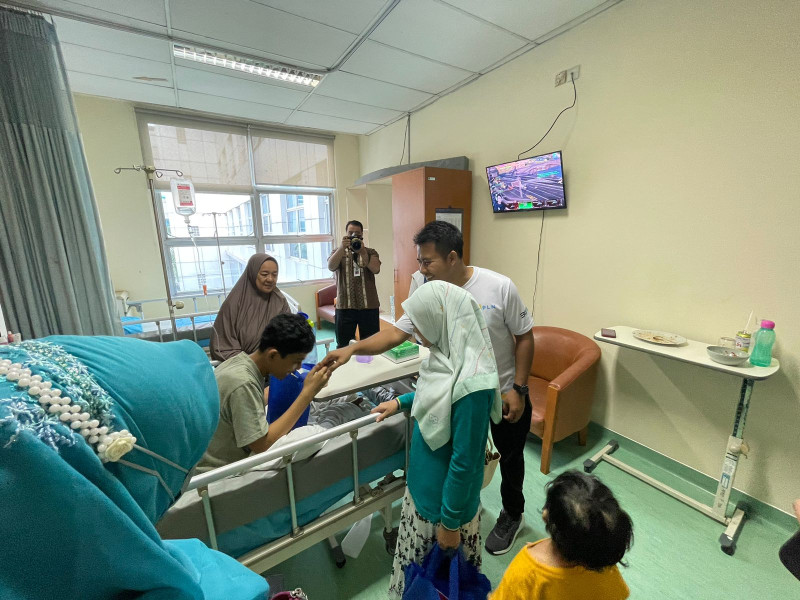 Berikan Dorongan dan Semangat untuk Anak-anak Pejuang Kanker, PLN Berbagi Kasih kepada Pasien RSUD Arifin Ahmad Provinsi Riau