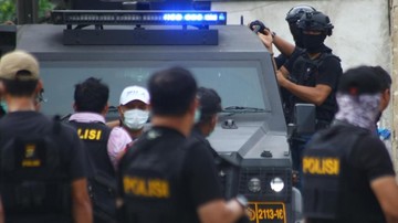 Densus 88 Musnahkan Barang Bukti Bom Bunuh Diri Medan